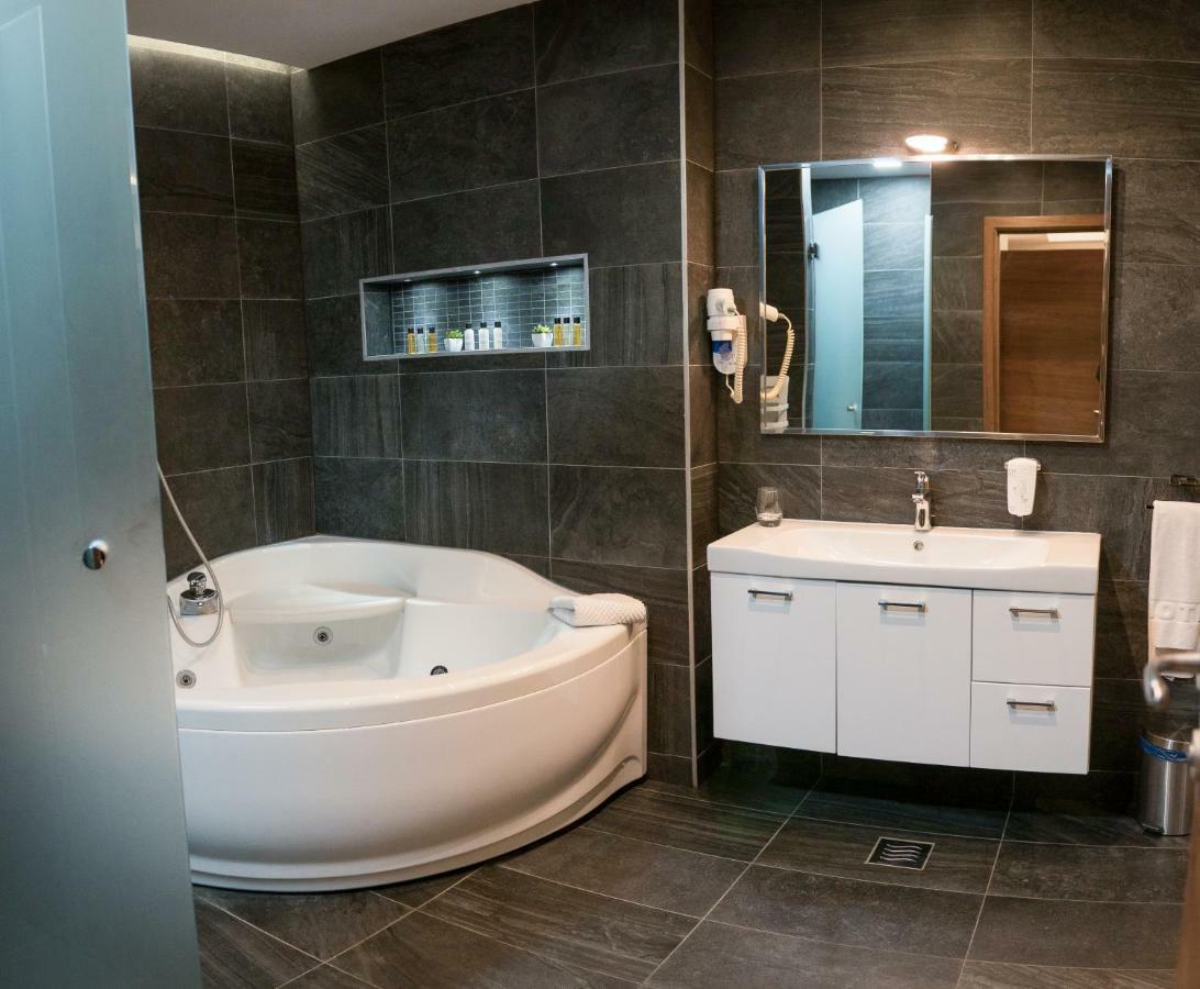 Hotel Jelena Banja Luka Exteriér fotografie