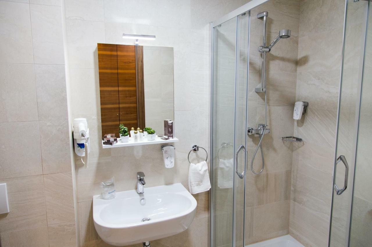 Hotel Jelena Banja Luka Exteriér fotografie